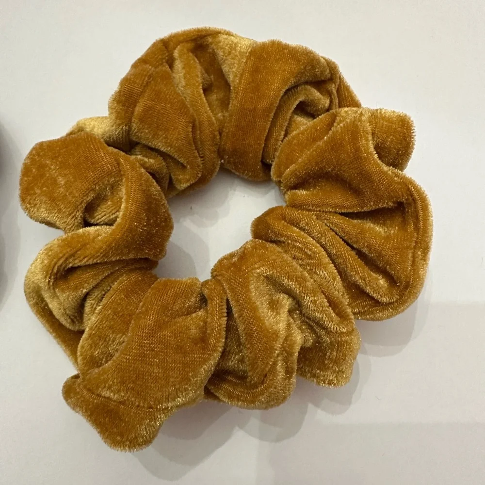 NWOT Velvet Fall Chunky Hair Scrunchie 2-Pack Wine Burgundy Yellow Gold One Size